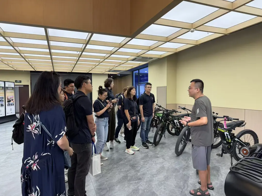 新加坡南洋理工大学国立教育学院代表团深度考察重庆设计之都 3 singapore delegation visits chongqing city of design 3